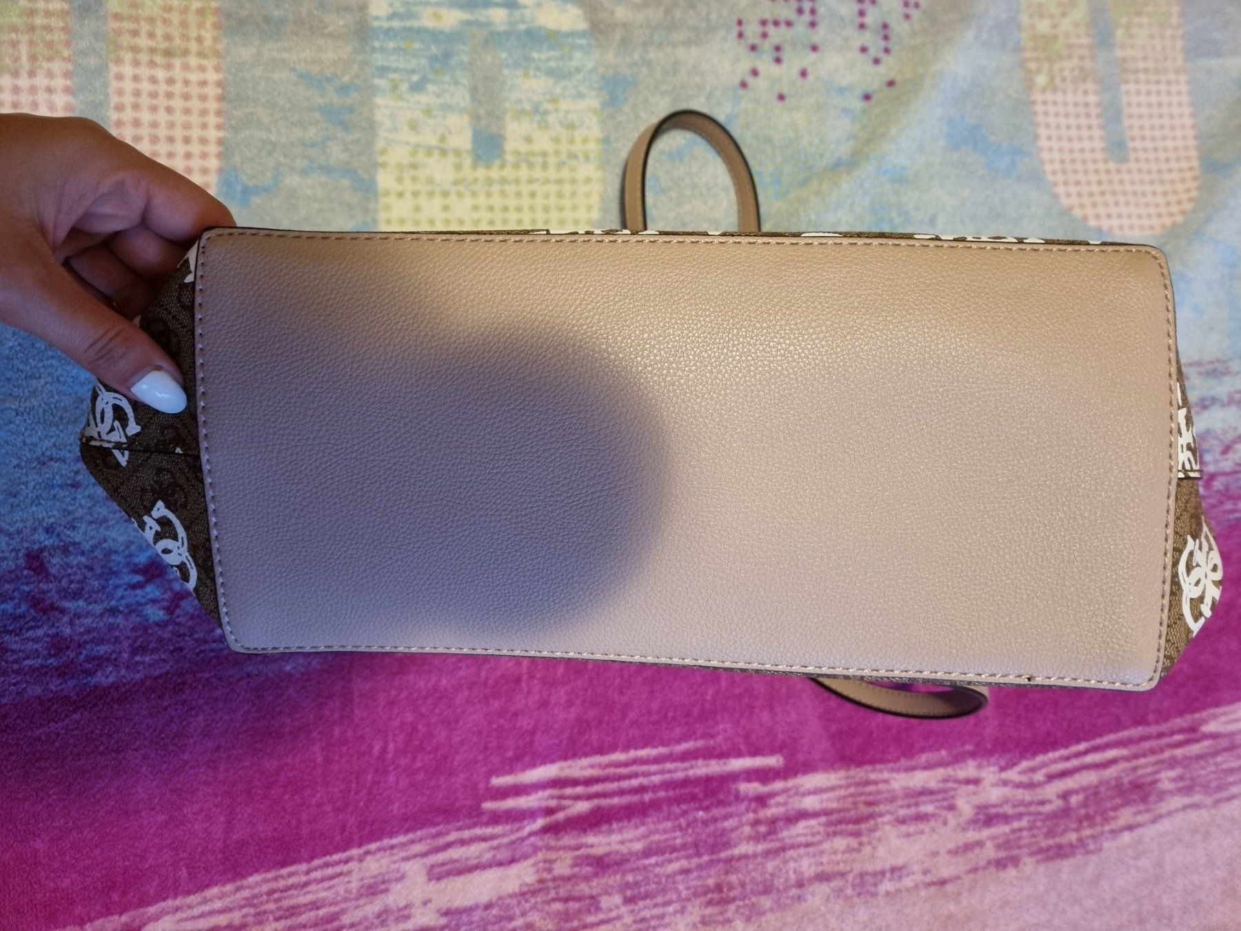 Guess Taschen für Damen: GUESS Tasche – Gebraucht aus St Gallen von vir_5kgt 5