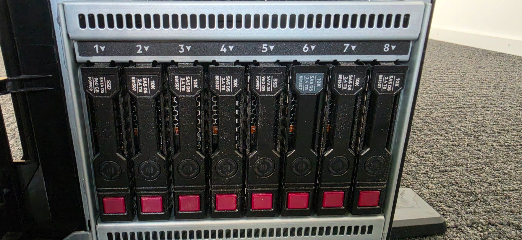 Hewlett Packard Server: HPE ProLiant ML350 Gen10 Tower – Gebraucht aus Urdorf von 895_8my2 2
