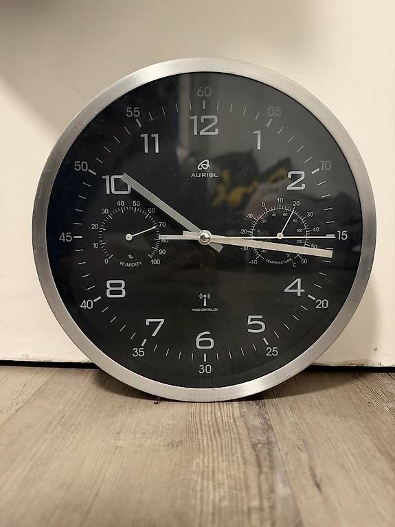 Pendules & Horloges murales: Horloge – Neuf avec emballage d'origine à La Croix (Lutry) par ize_tts8