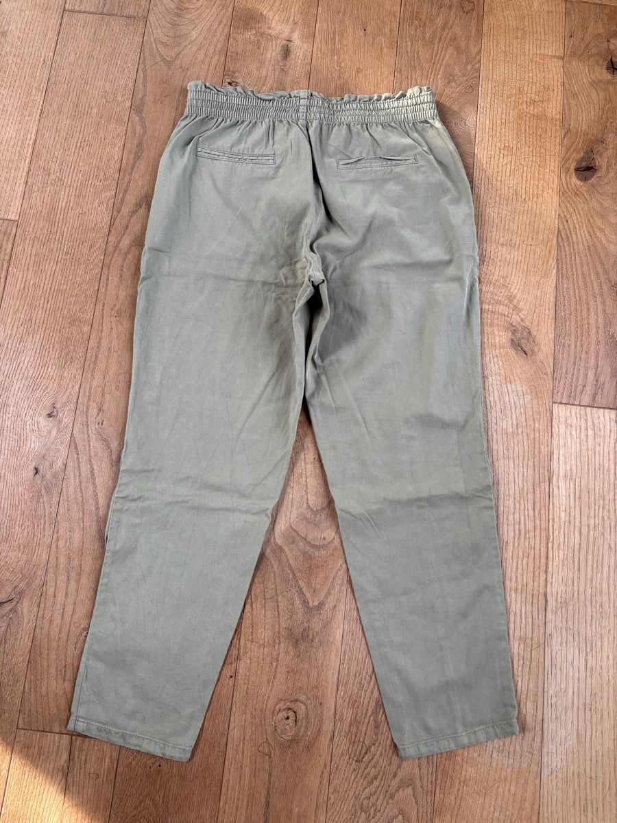 Esprit Pantaloni: Esprit leichte Sommerhose in Grösse 40  – Usato da Frauenfeld venduto da lin_77m9 1
