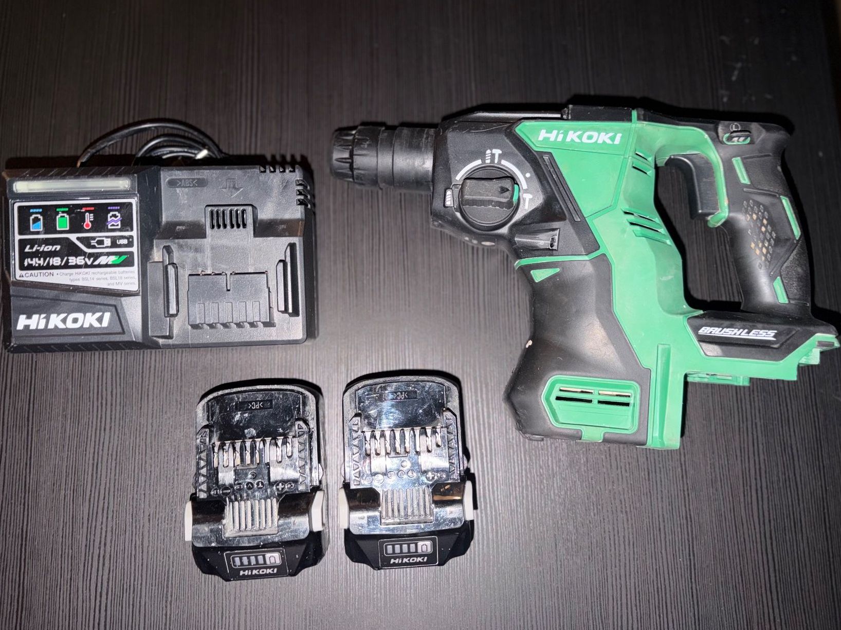 Trapani: Hikoki DH18DBC, 2 Akku und  Lahdegerät – Usato da Le Locle venduto da asc_r6p5