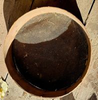 Altes Holzsieb mit feinem Drahtgeflecht