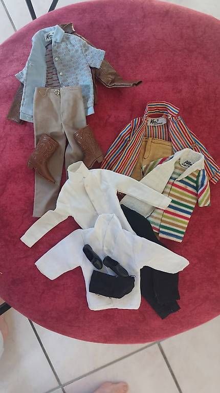 Bambole: Original Barbiekoffer und Kleider – Usato da Derendingen venduto da Grischun2 2