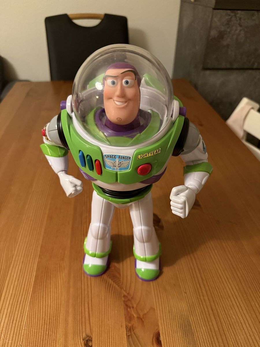 Disney Giocattoli: Disney Pixar Buzz Lightyear – Usato da Ecublens VD venduto da charliecinquillo