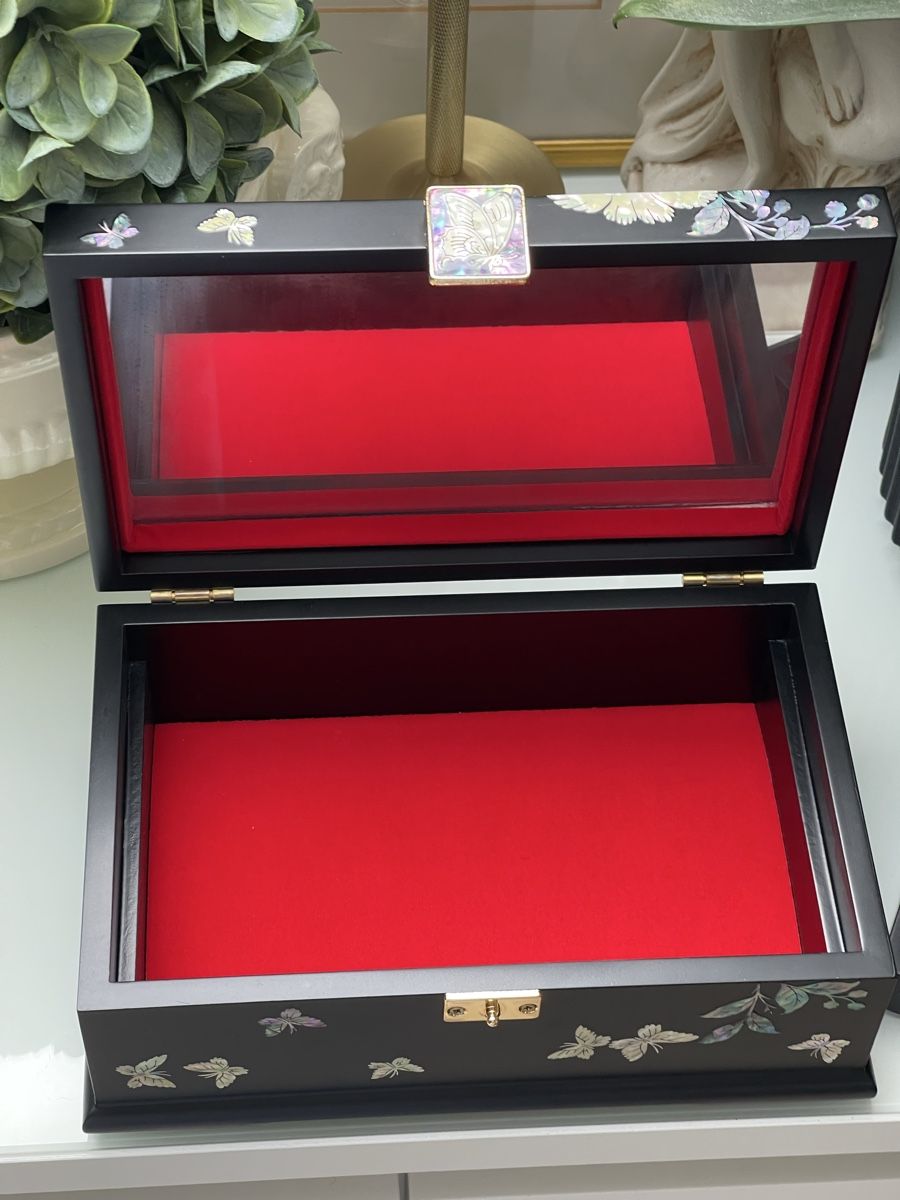 Cassapanche: EXKLUSIVE HANDGEFERTIGTE LACK-SCHATULLE MIT PERLMUTT-INLAY – Nuovo (secondo la descrizione) da Winkel venduto da Glamour-Style 3