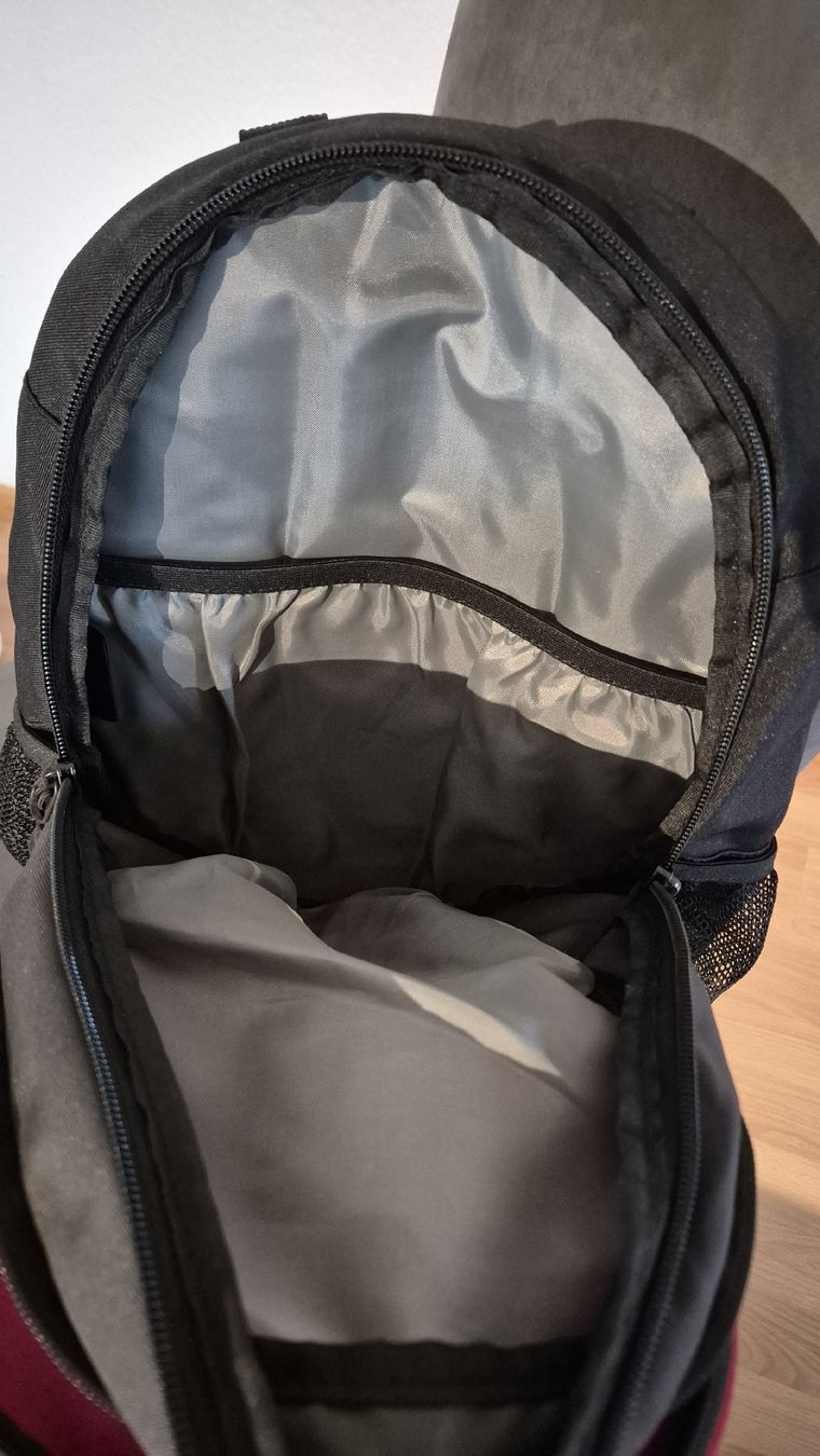 Hi-Tec Zaini: Rucksack Rot Grau Schwarz – Nuovo (secondo la descrizione) da Schnottwil venduto da mad_kxg2 4