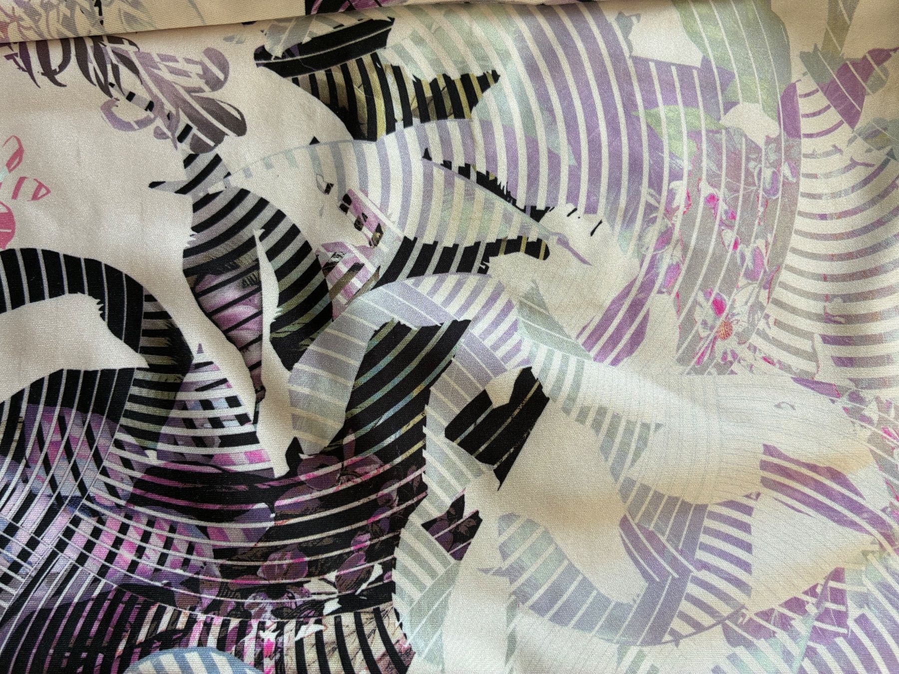 Esprit Leggings: Legging sport Esprit multicolore taille L – Usato da Confignon venduto da Gd8 1