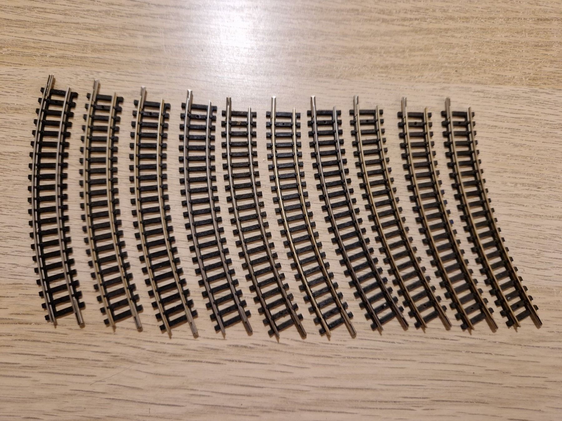 Trix Modellini di ferrovie: Minitrix 10 x 4912 gebogenes gleis N – Usato da St-Aubin-Sauges venduto da tantome