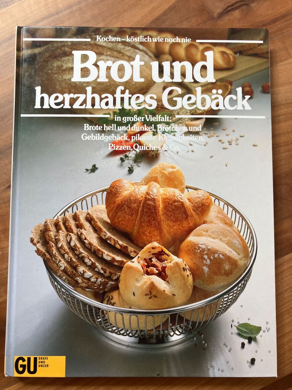 Libri: Brot- Backbuch – Usato da Bern venduto da sturmmoewe