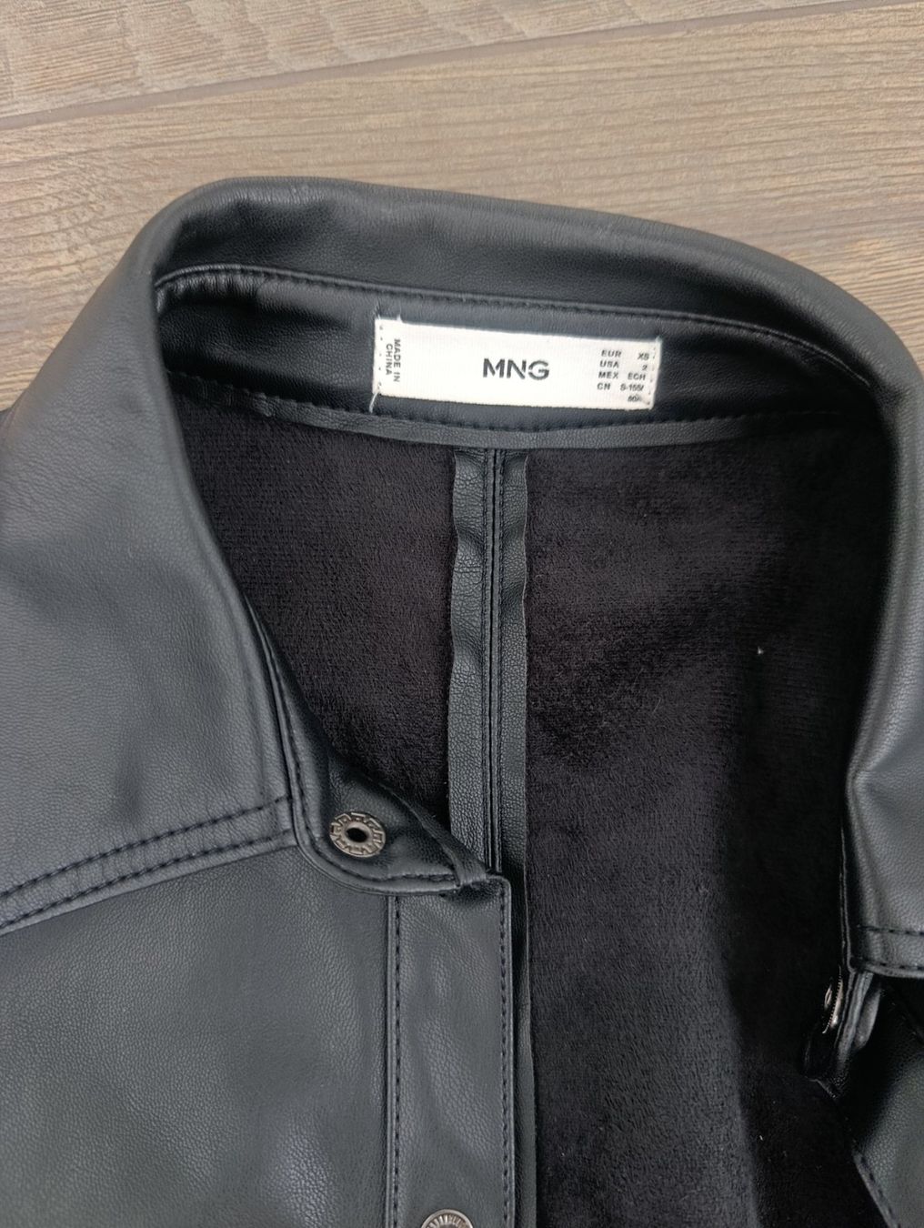 Zara Chemisiers: Bluse/Jacke in Lederoptik Gr. 34 – D'occasion à Dietikon par iksan 5