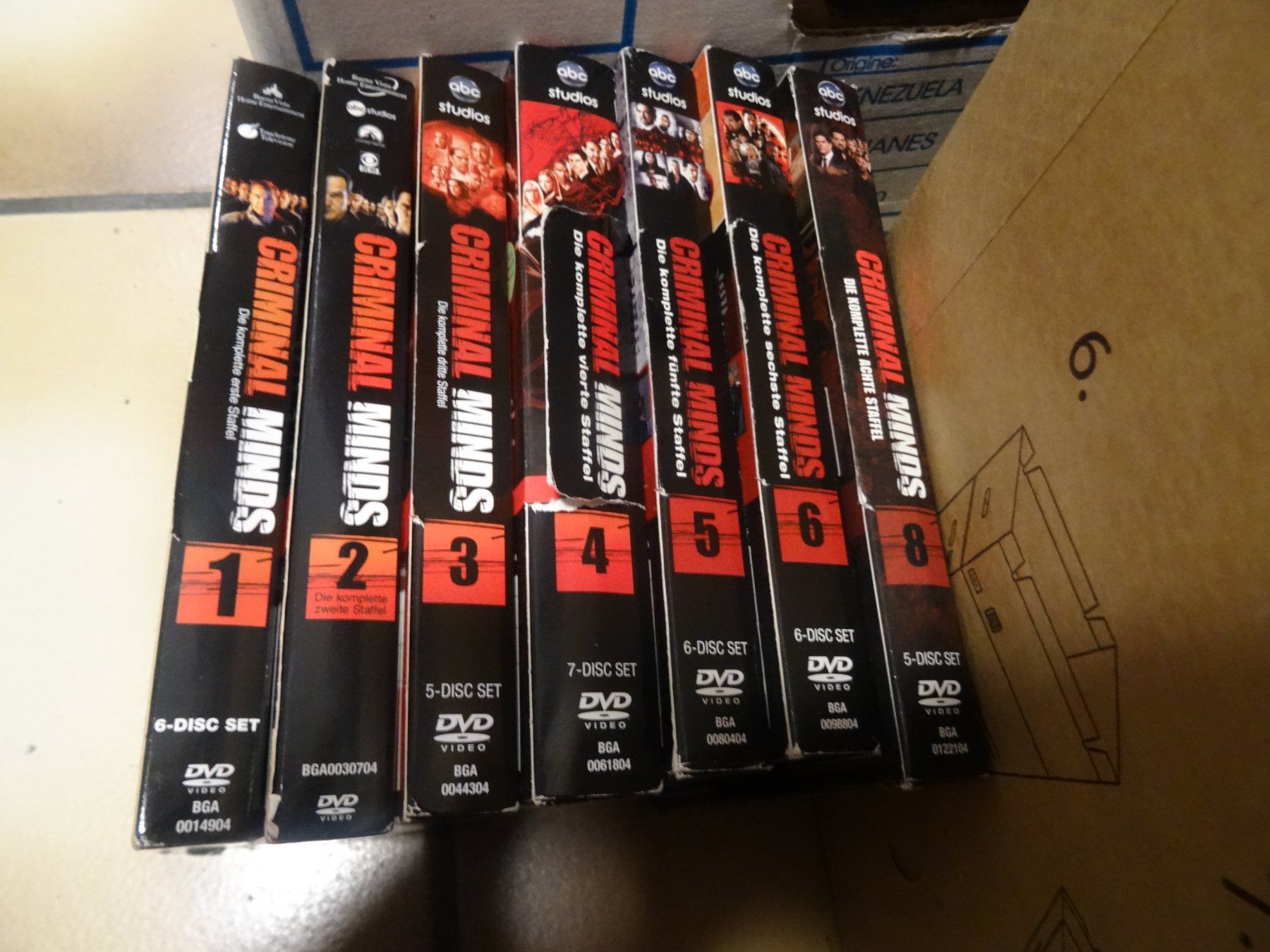 Tutti i DVDs: Criminal Minds DVD Staffel 1-6 + 8 – Usato da Olten venduto da Disc-Ausverkauf