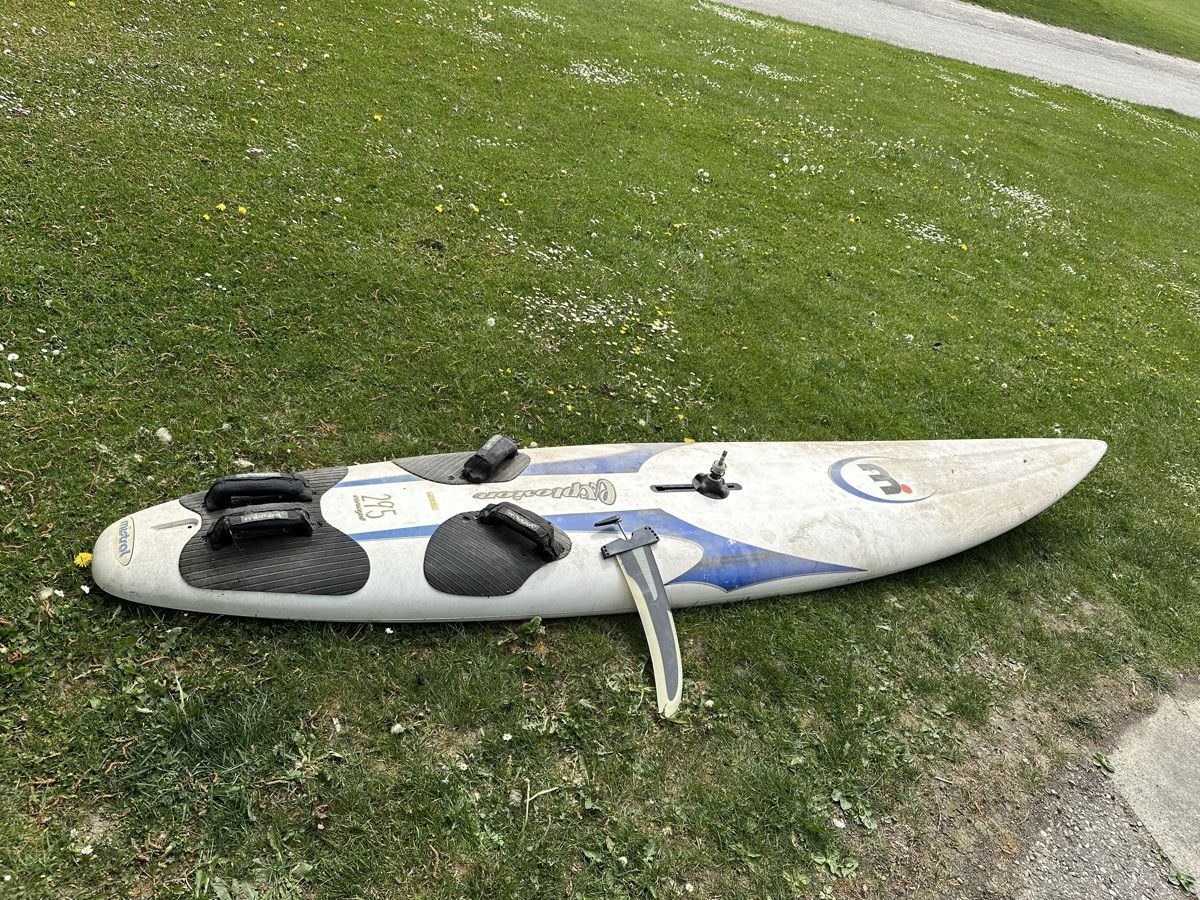 Mistral Tavole da surf e di nuoto: Windsurf Ausrüstung – Usato da St. Gallen venduto da Oligoklas