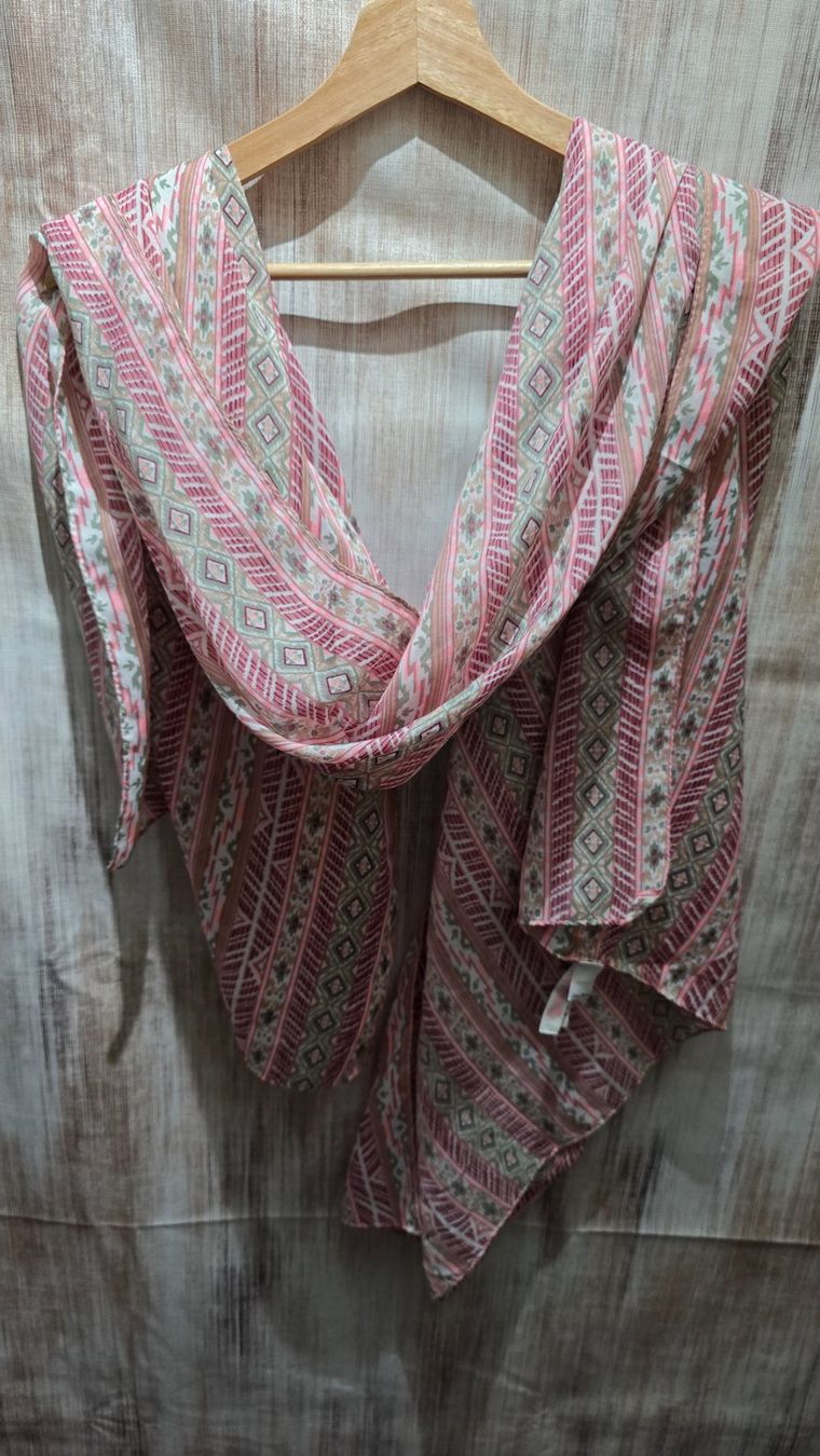Foulard & Sciarpe: 🎉 Schal / Halstuch mit Ethno-Muster 🧣 – Usato da Thalwil venduto da VitaMini 1
