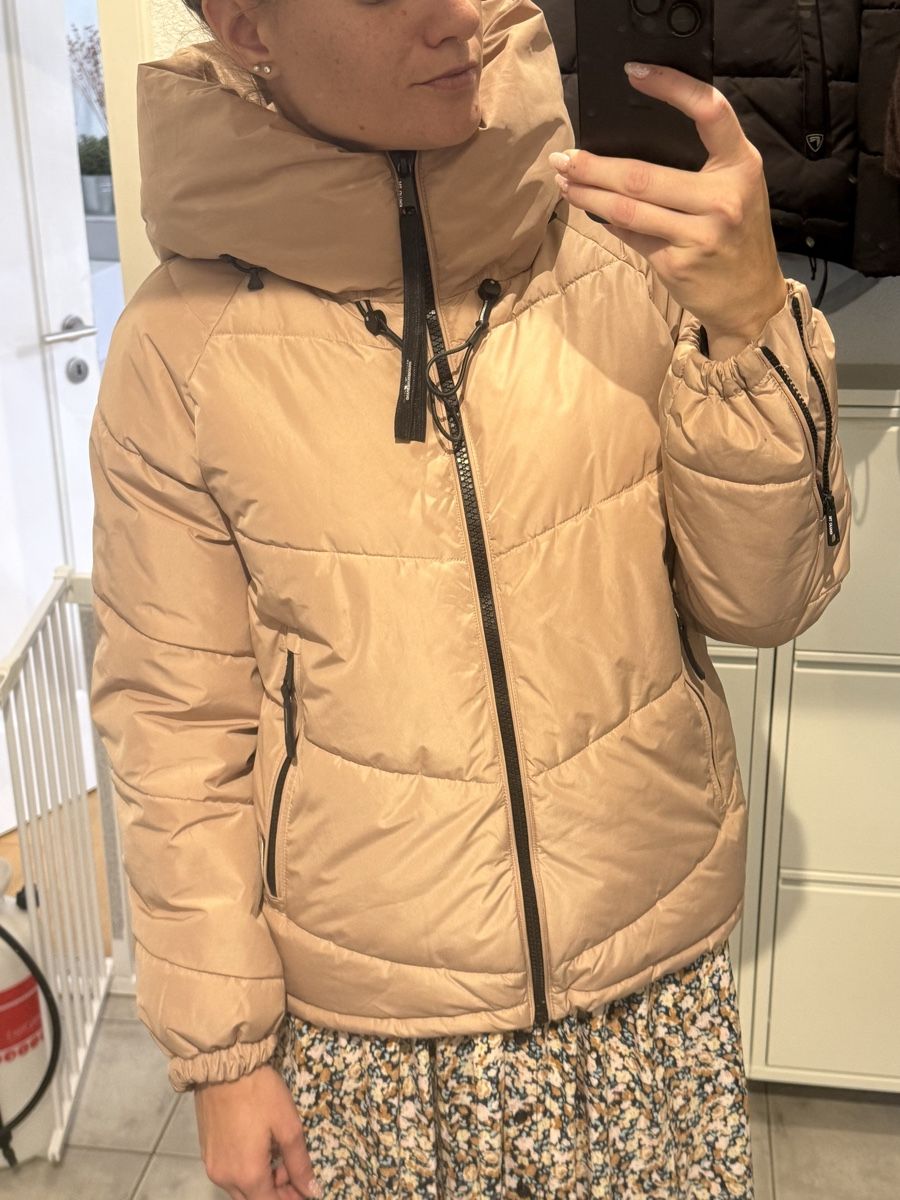 Khujo Giacche: Khujo Winterjacke S/M – Usato da Bern venduto da kwa_pyt9 1