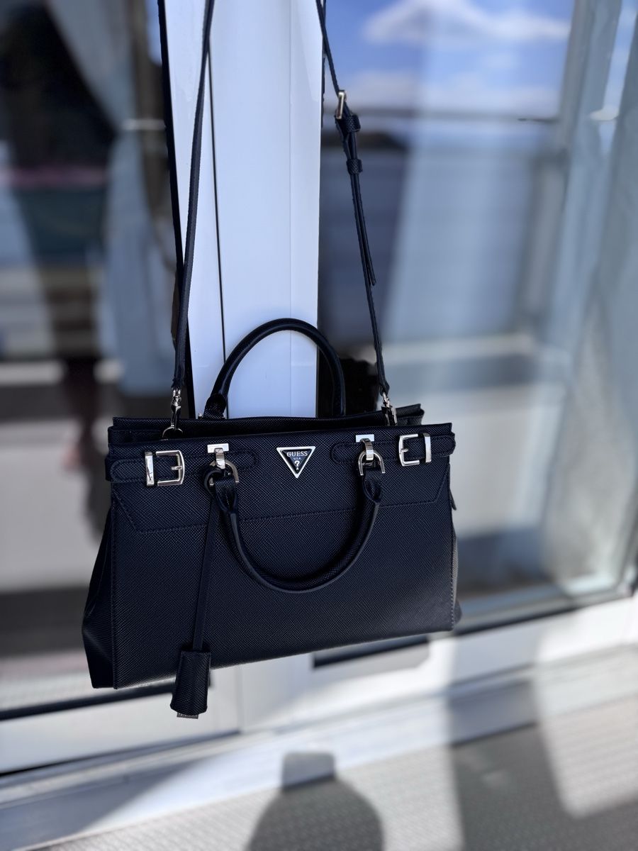 Taschen für Damen: Handtasche Guess schwarz – Gebraucht aus Mühlau von Anna0137 3