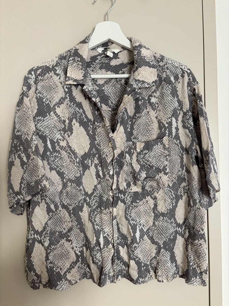 H&M Blusen: Luftige Sommerbluse Schlangenprint Gr. M – Neu (gemäss Beschreibung) aus Arbon von Viktoriaa
