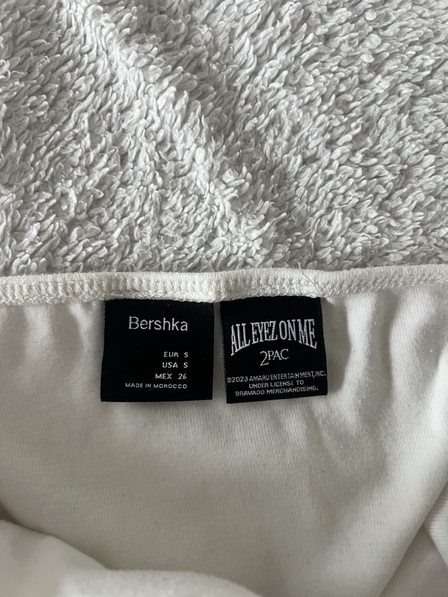 Bershka Tops: Bershka Top 2pac – D'occasion à Birsfelden par kik_qtt8 2