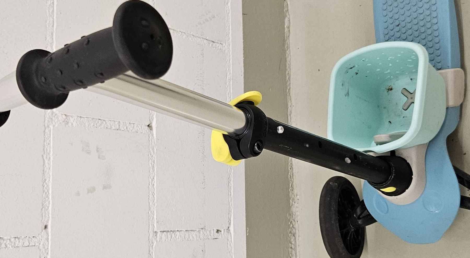 Scooter: Roller mit Korb und Lenker – Usato da Bonaduz venduto da stb-fishing