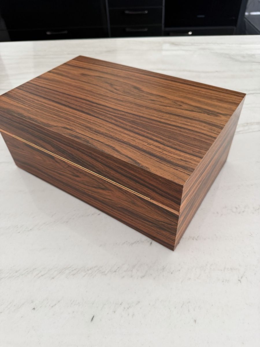 Davidoff Humidor per sigari: Humidor Davidoff – Usato da Safenwil venduto da Corahund 1