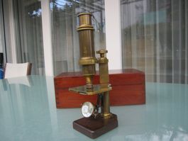 Antikes Mikroskop aus Messing, Adam Prazmowski, um 1878