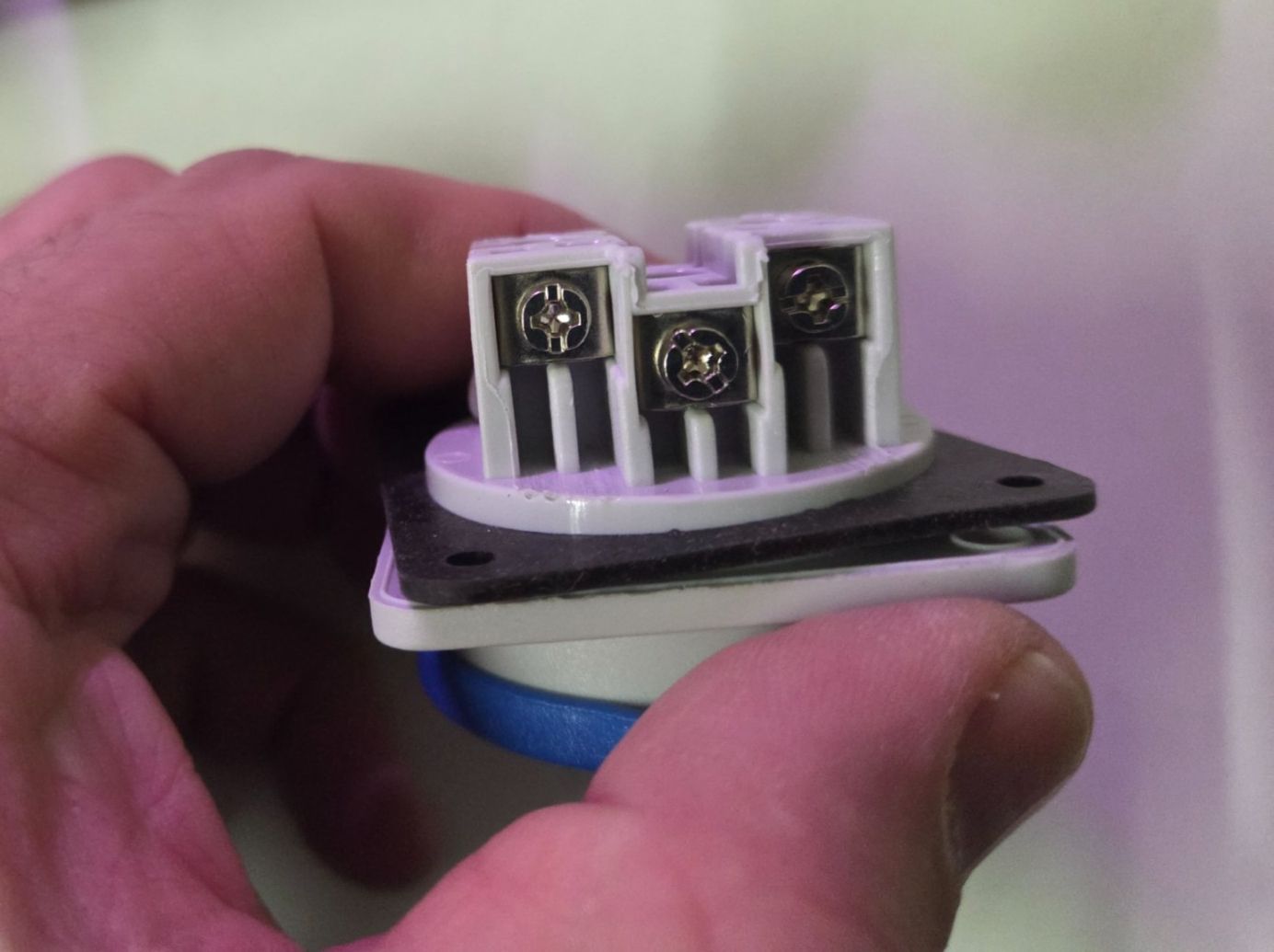 Spine: T23 Steckdose von tp electric Einbausteckdose 16a – Nuovo (secondo la descrizione) da Zürich venduto da eymen20 3