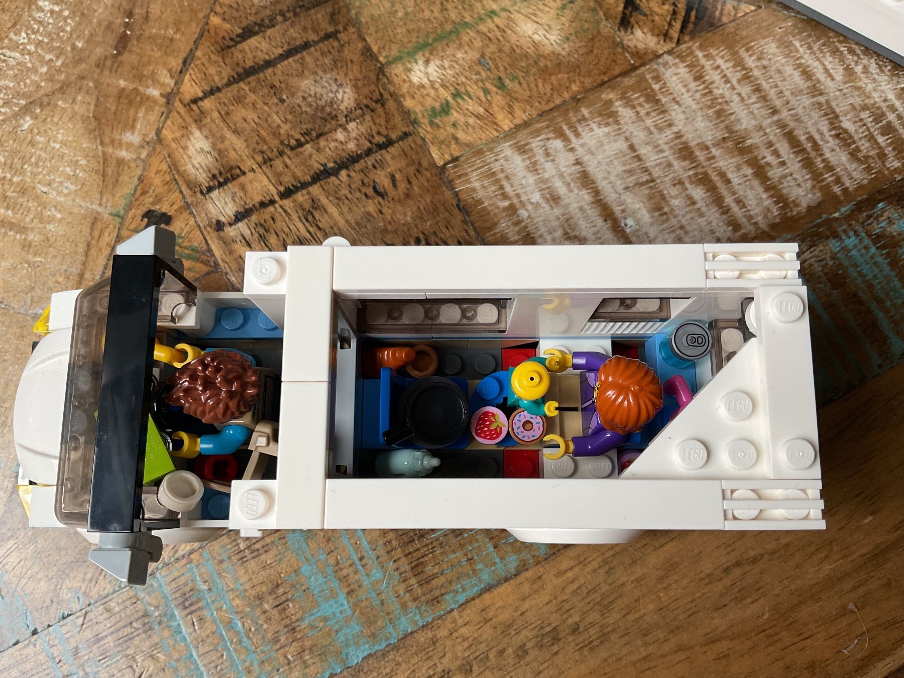 Lego Giocattoli: LEGO City 60283 Ferien-Wohnmobile – Usato da Bachenbülach venduto da Sybeco 4