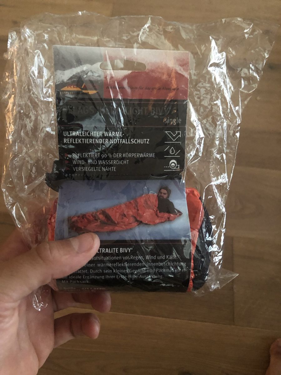 Schlafsäcke: Biwak Schlafsack – Neu und originalverpackt aus Einsiedeln von Bikegeek