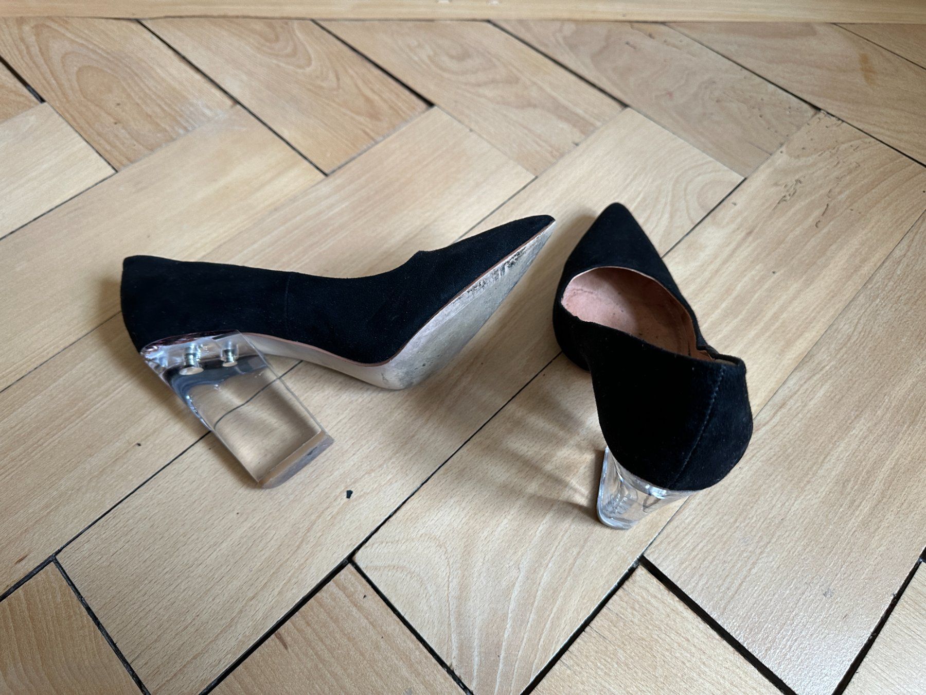 H&M Chaussures femmes: Pumps schwarz mit durchsichtigem Absatz 39 – D'occasion à Zürich par Diazaio 3