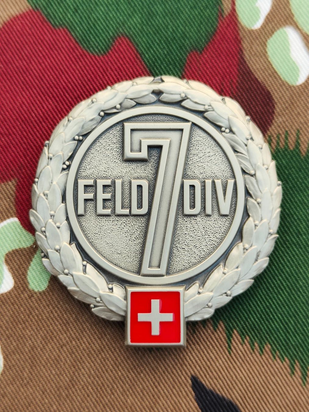 Schweizer Armee Placchette & Badge: Béretemblem Felddivision 7, Variante 3 – Usato da Bauma venduto da SwissMilitaria