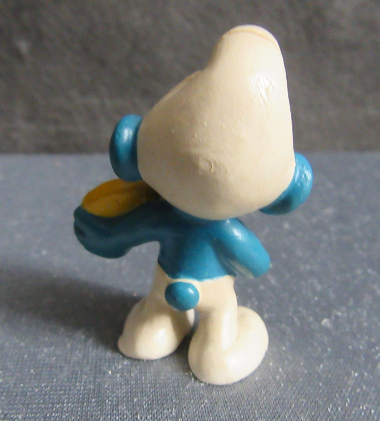 Statuette: Schlumpf mit Keks - ab CHF 4.00 – Usato da Auenstein venduto da Padabimbim 2