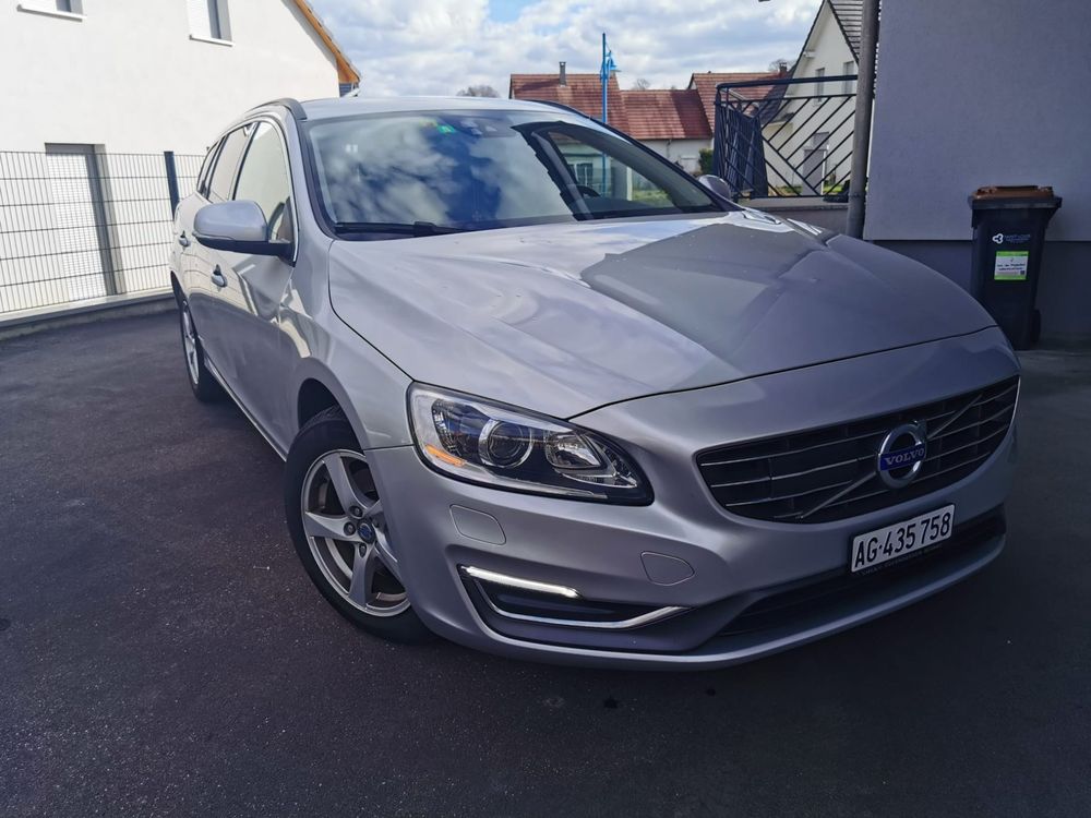 Volvo V60 D4 Summum Auto - frisch service & mfk!