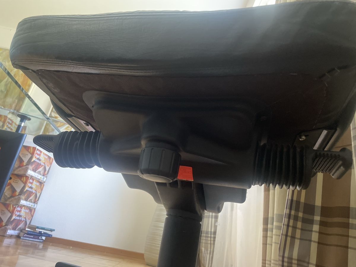 Poltrone: Büro Stuhl Leder – Usato da Freidorf TG venduto da ibipatria 2