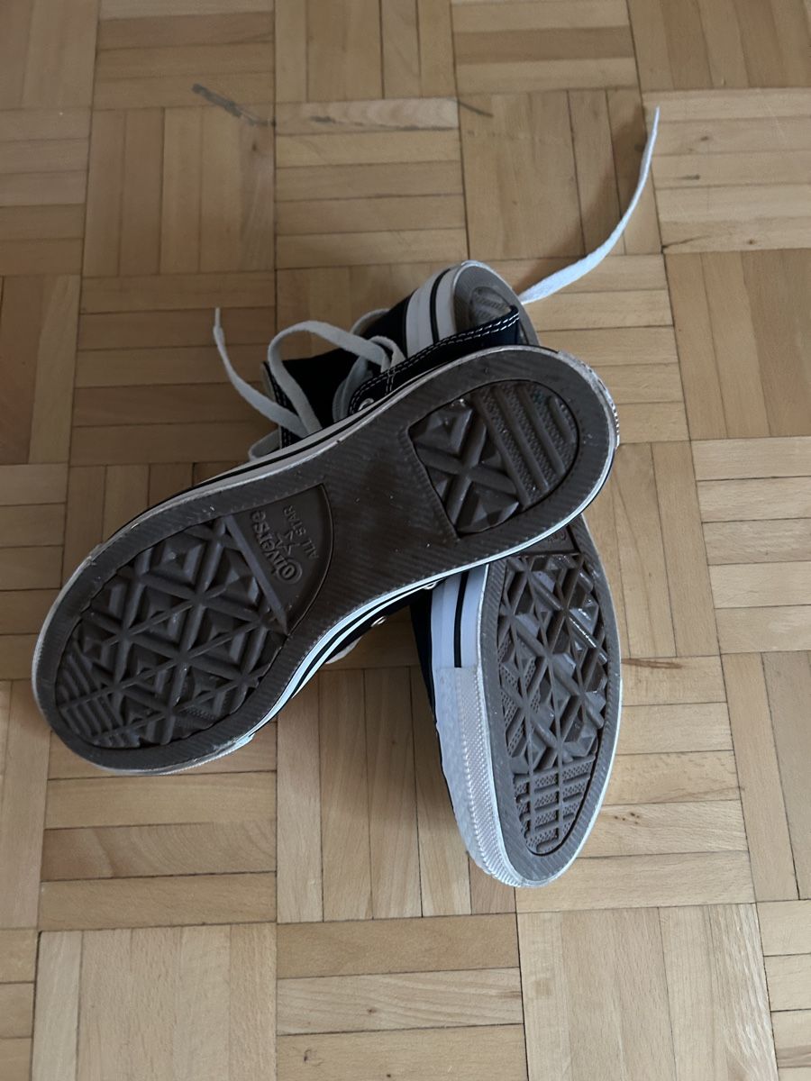 Converse Scarpe da uomo: Converse All Star Chucks High-Top Schwarz Gr. 40  – Nuovo (secondo la descrizione) da Zürich venduto da CapaulM 1