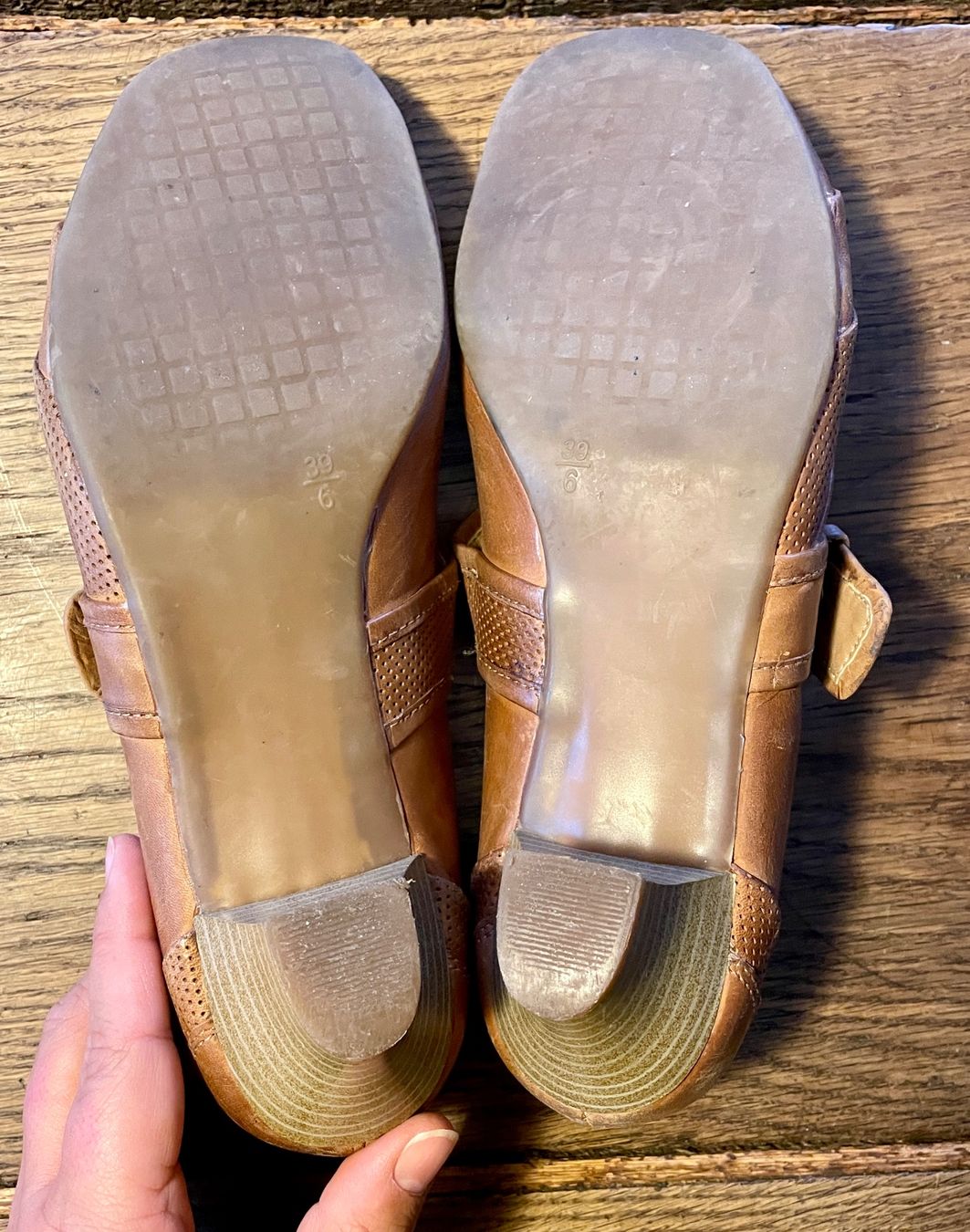 Scarpe da donna: Pumps / Absatzschuhe hellbraun, Gr. 39, Echtleder – Usato da Gümligen venduto da soleil149 4