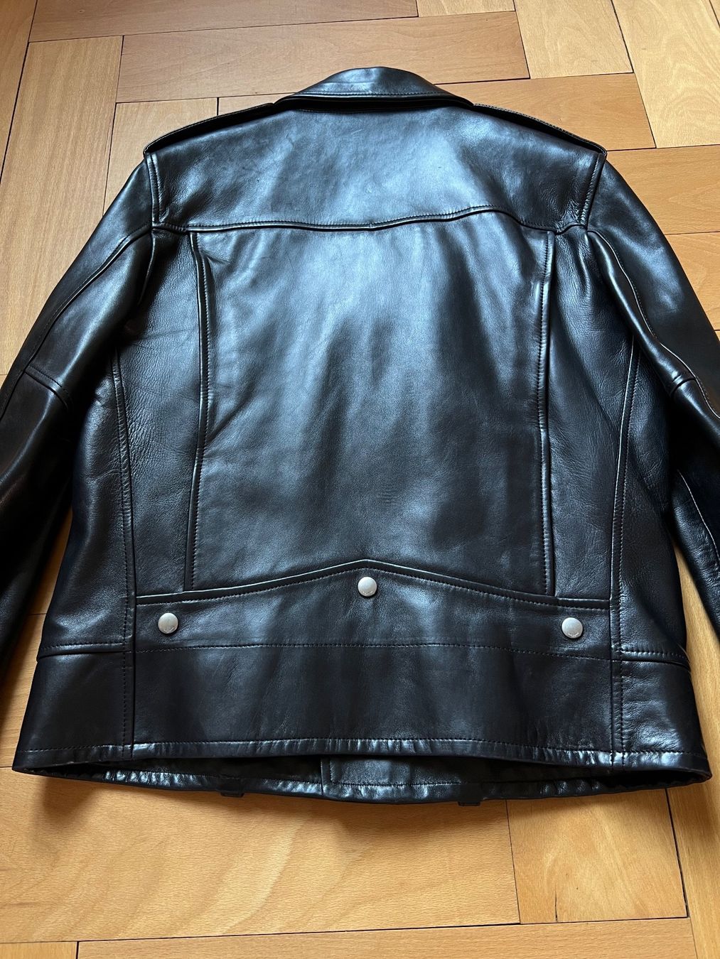 Saint Laurent Giacche: Saint Laurent Leather Biker Jacket – Usato da Zürich venduto da Claus-Zr 7