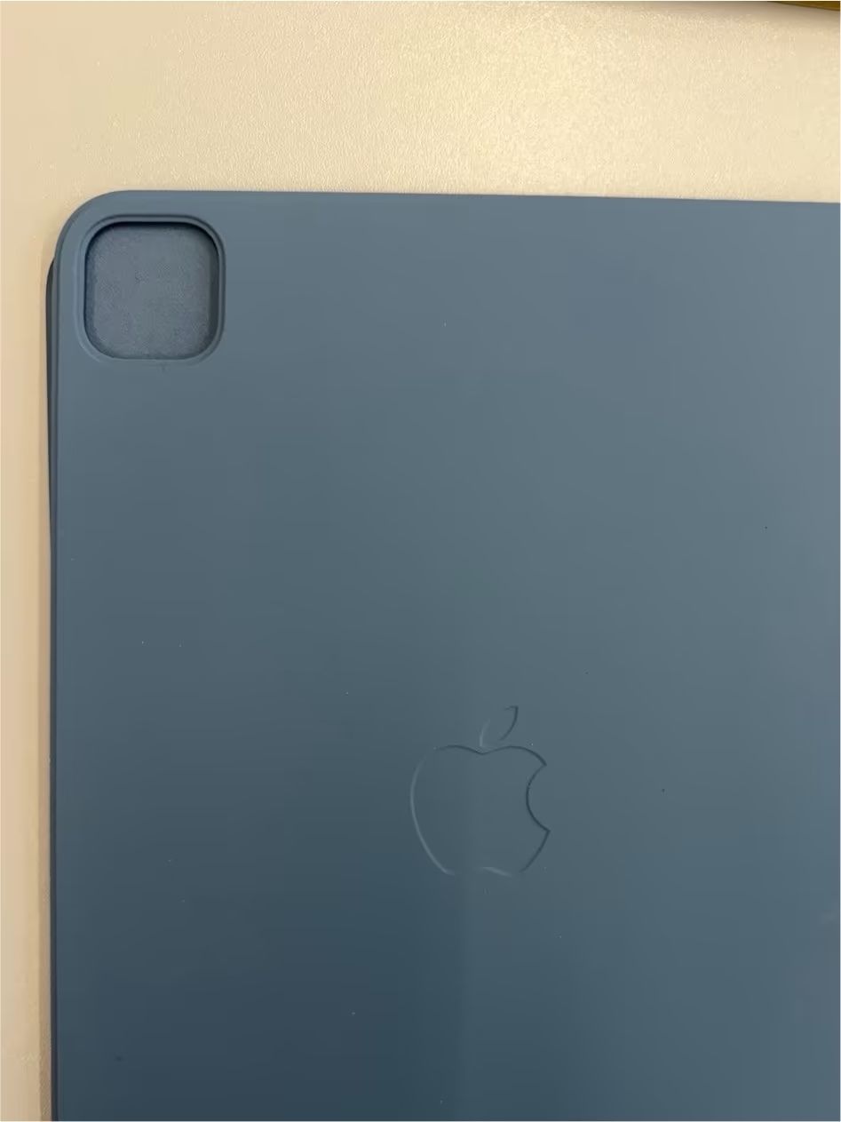 Apple Covers & Borse: Original Apple iPad 11 Smart Folio Hülle blau – Usato da Ennetbaden venduto da miboo 1