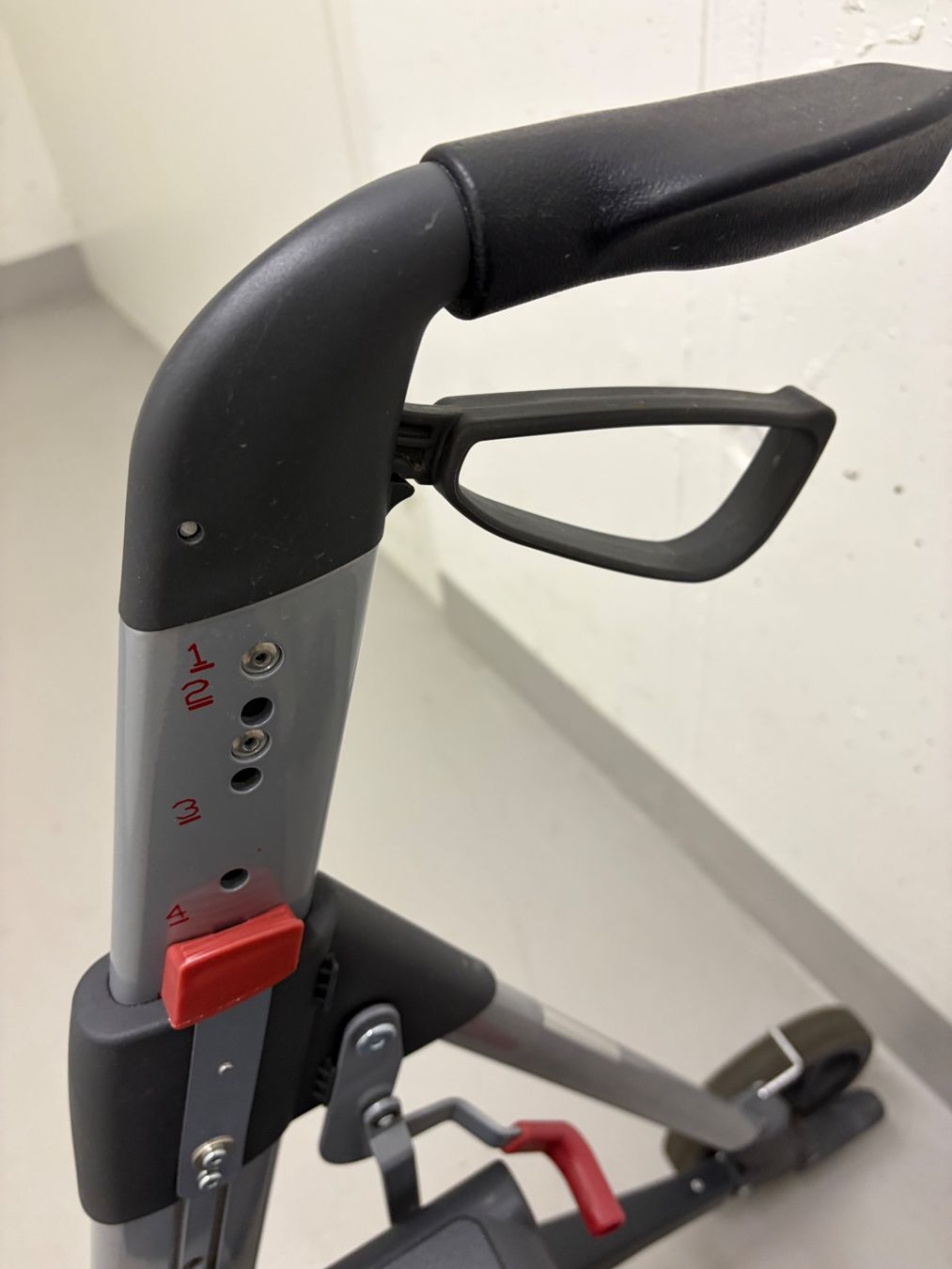 Gehhilfen: ROLLATOR Active Access -Testsieger Kassensturz NP 320- – Gebraucht aus Unterägeri von Sportster0 7