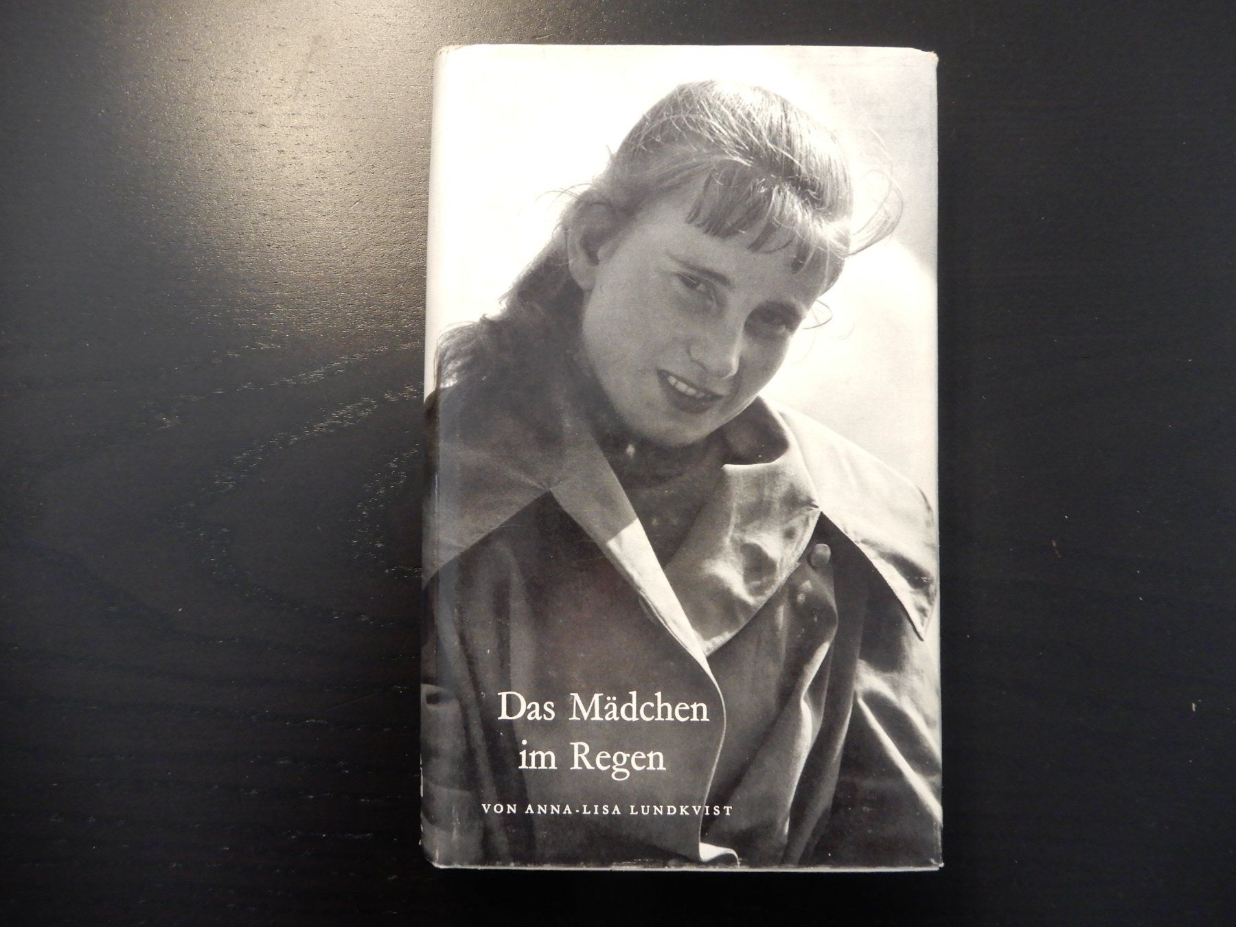 Bücher: "Das Mädchen im Regen" - Spannender Jugendroman – Gebraucht aus Erstfeld von Mario_boe0
