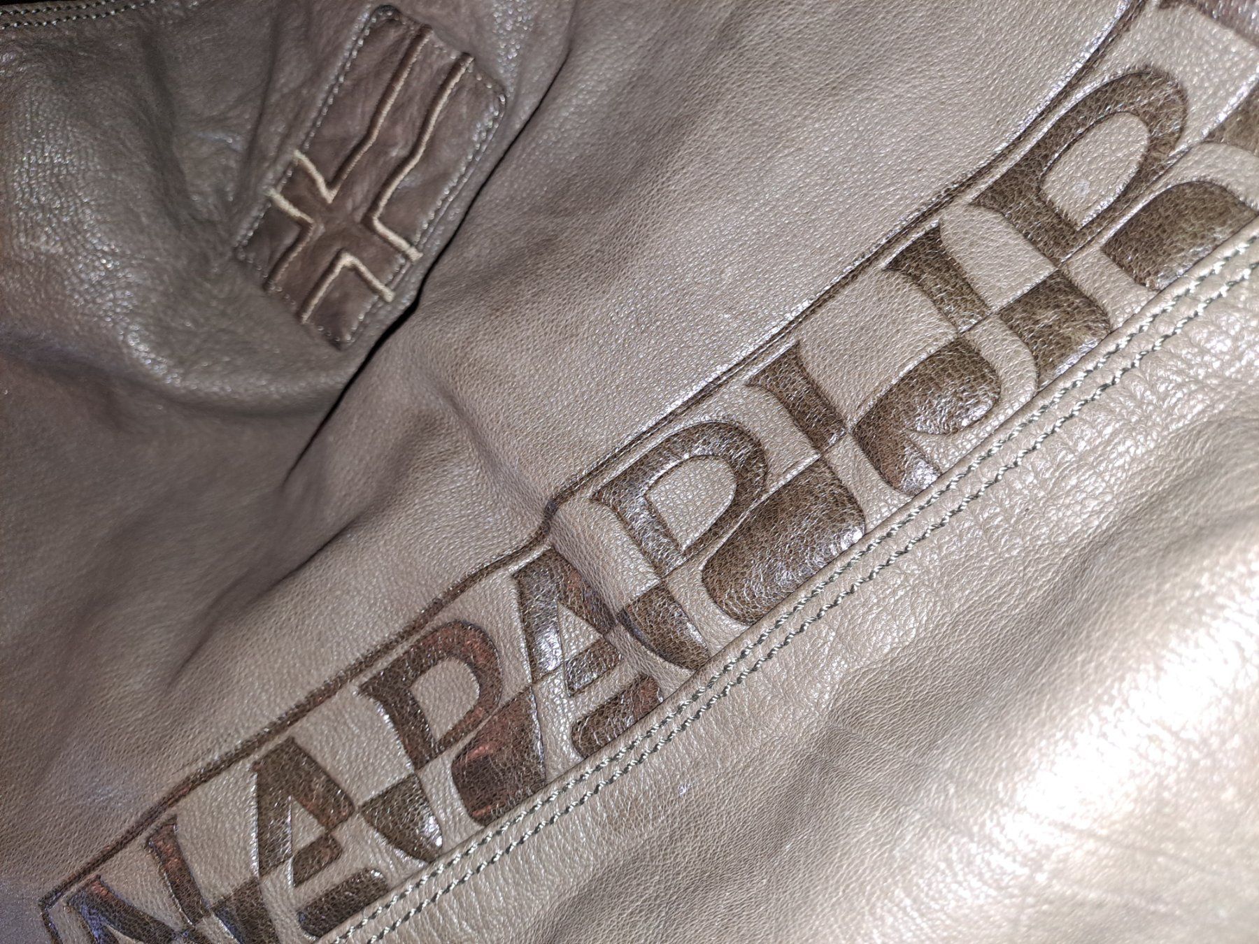 Napapijri Borse: Napapijri Ledertasche gross – Usato da Emdthal venduto da kasira 3