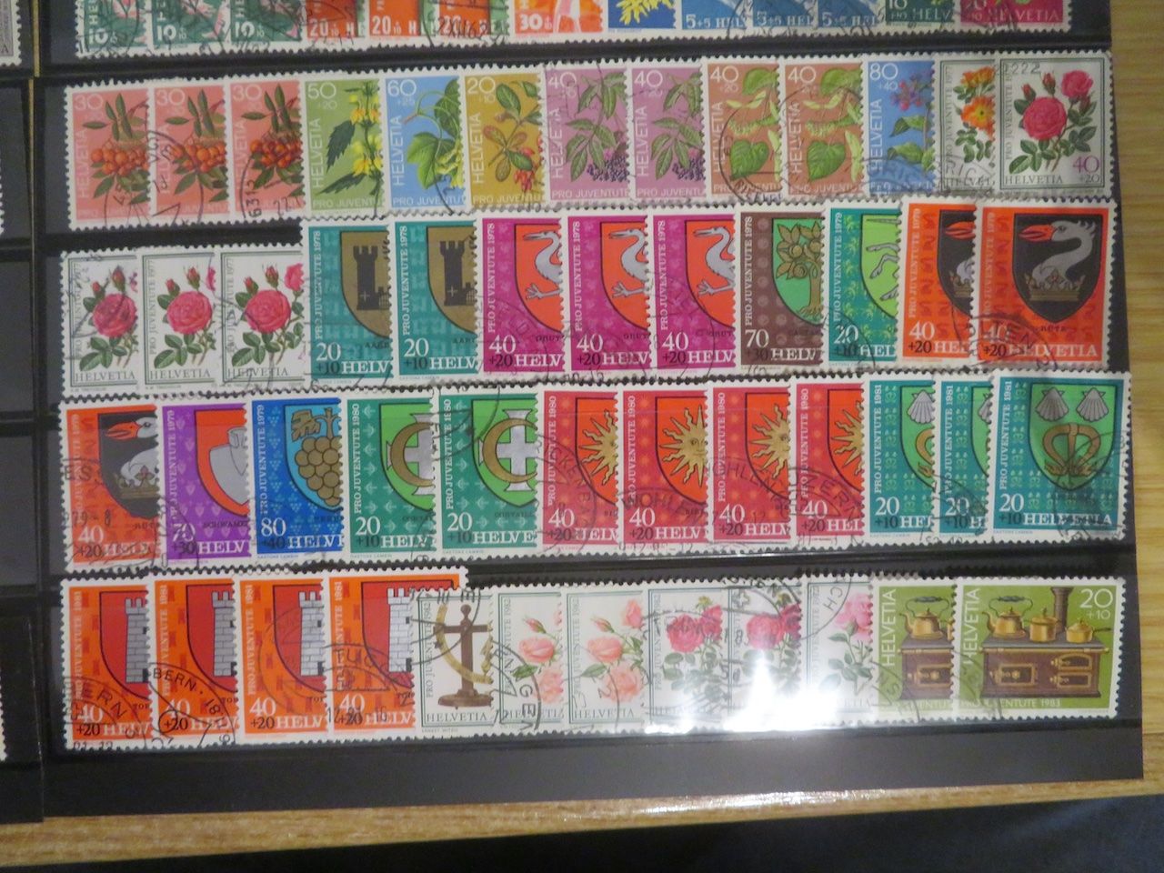 Alle Briefmarken: Pro Juventute grosser Posten auf 4 Doppelsteckkarten – Gebraucht aus Spreitenbach von heitersberg54 4