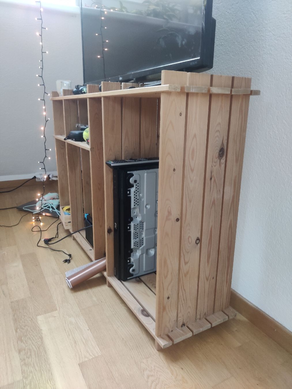 Scaffali: Rustic Wood Shelf – Usato da Zürich venduto da dav_5xw9 1