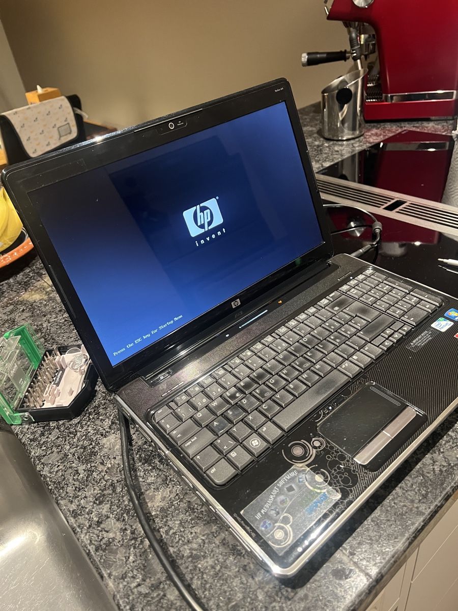 Hewlett Packard Notebook: Retro Laptop Hp Pavilion dv6 – Usato da Frutigen venduto da lmferreira187