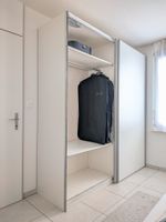 Pfister "BYUU" Schwebetürenschrank mit Dämpfer