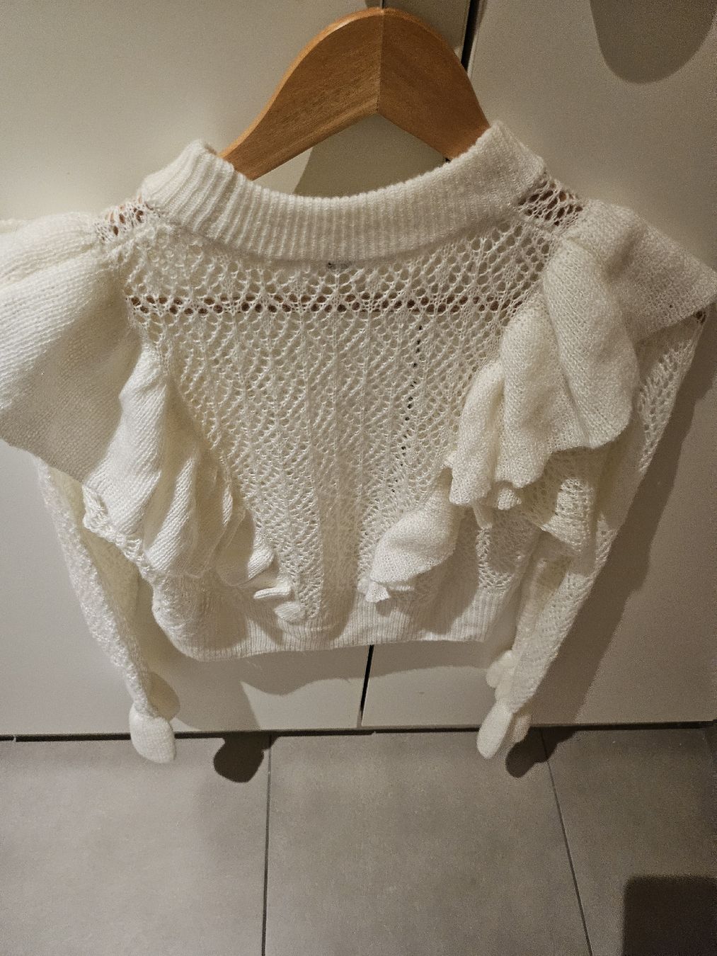 Maglioni & Felpe: Très Joli pull – Nuovo e nell'imballaggio originale da La Tour-de-Peilz venduto da mar_2r26 2