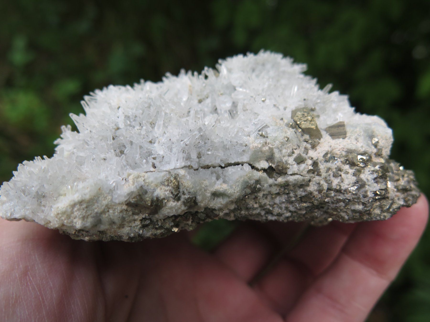 Mineralien & Heilsteine: Nadelquarz mit Pyrit ca. 392 gr. – Gebraucht aus Schaffhausen von Yamakana51L8736OQ8 6