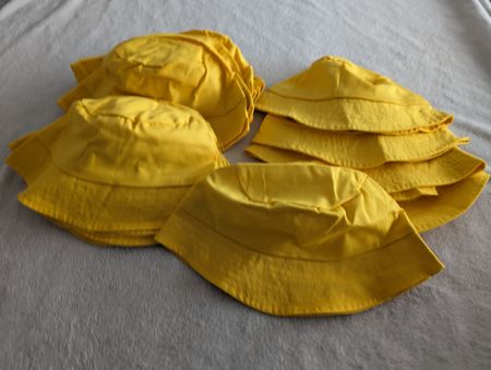 20 Fischerhüte Gelb