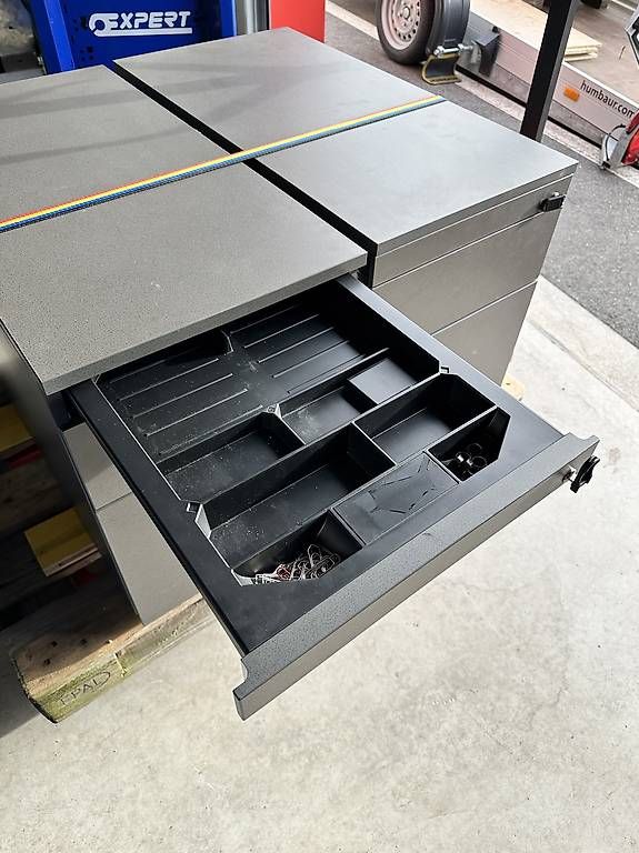 Cassettiere: Caisson de bureau noir avec tiroirs et serrure professionnel – Usato da Aigle venduto da Alex979 2