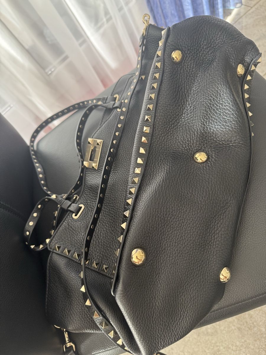 Valentino Taschen für Damen: Valentino Rockstud Tote - medium - like new – Neu (gemäss Beschreibung) aus Zürich von Benutzername-B 5