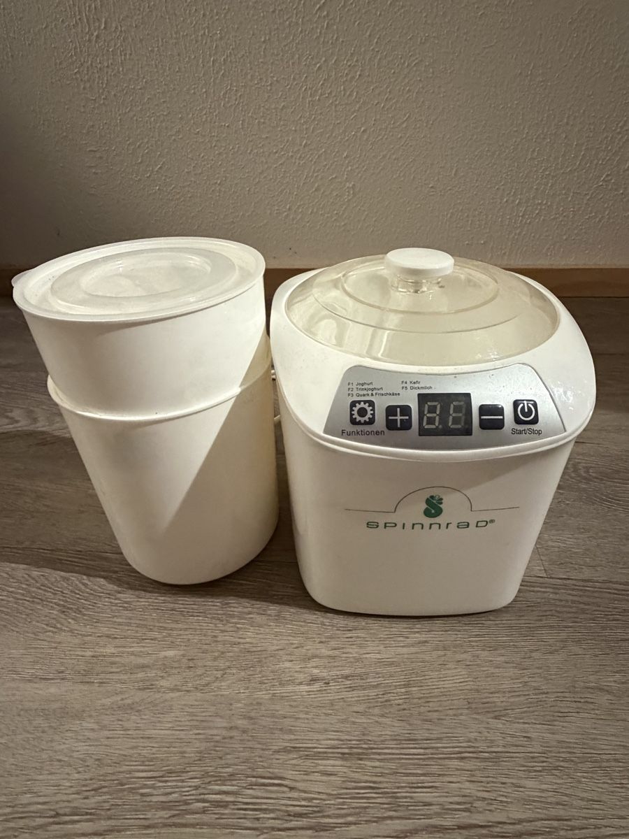 Elettrodomestici da cucina: Spinnrad Joghurtbereiter mit 5 Programmen inkl. Behälter – Usato da Hunzenschwil venduto da annne_j_90