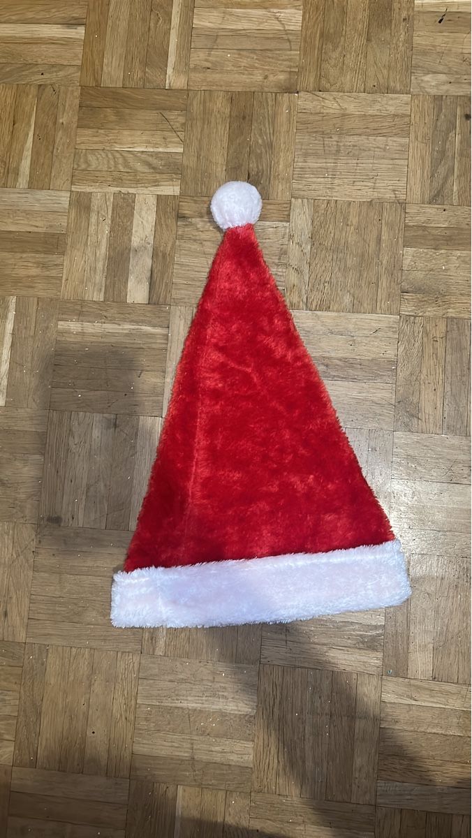 Altro in  Abbigliamento & Accessori: Festive Santa Hat for Christmas Fun! – Nuovo (secondo la descrizione) da Genève venduto da ars_x97x